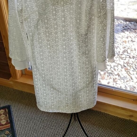 Robbie Bee Signature Sz. L White Eyelet Dress w Unique Sleeves - Picture 7 of 11